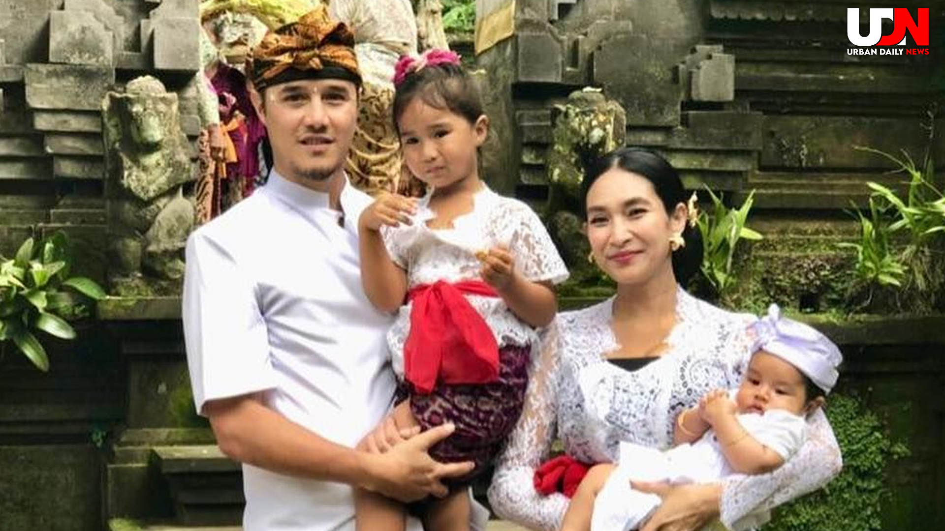 Happy Salma: Kejutan Menikah dengan Suami Bangsawan