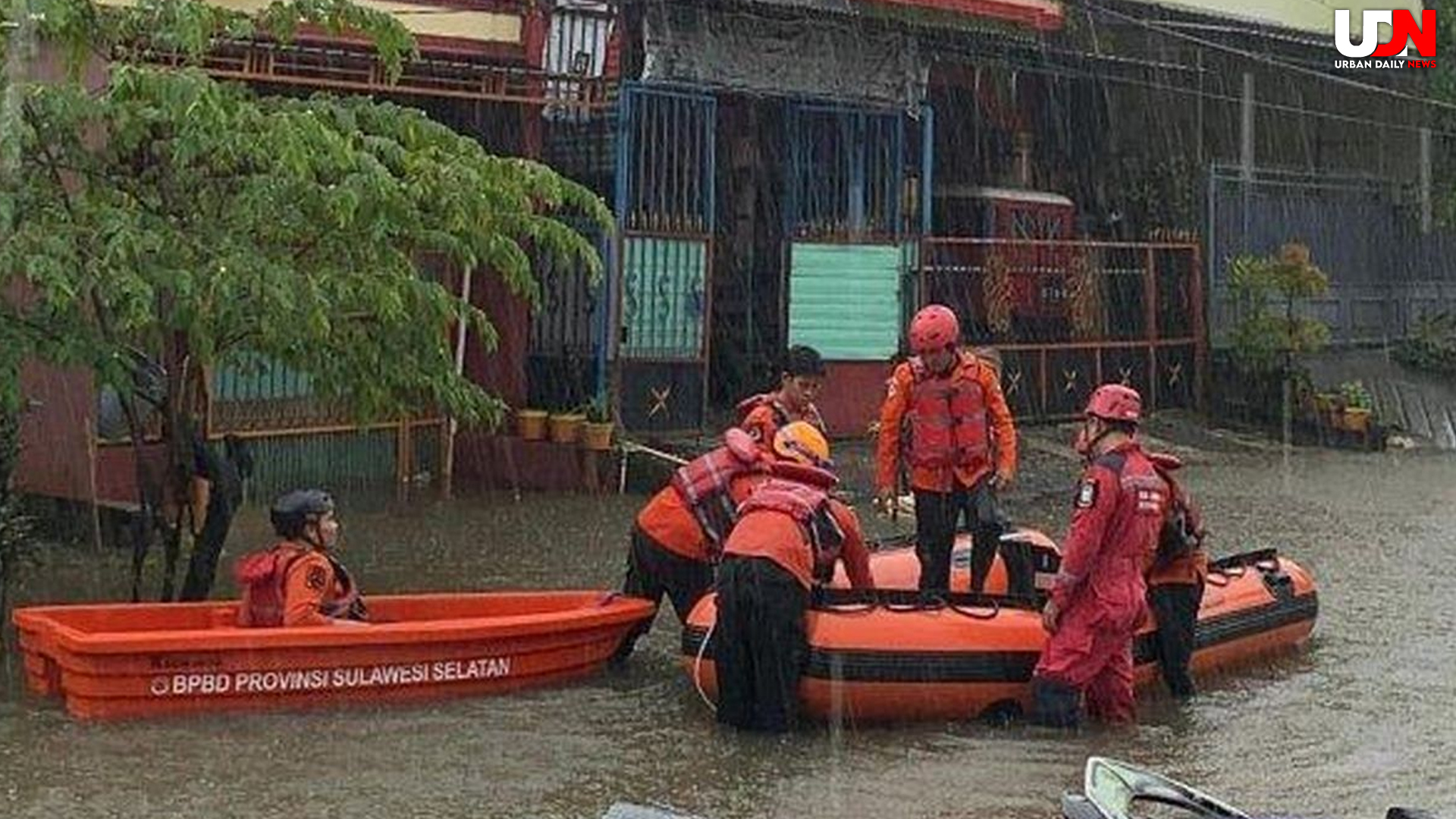 Banjir Makassar: Warga Bantaran Sungai Diminta Siap Evakuasi