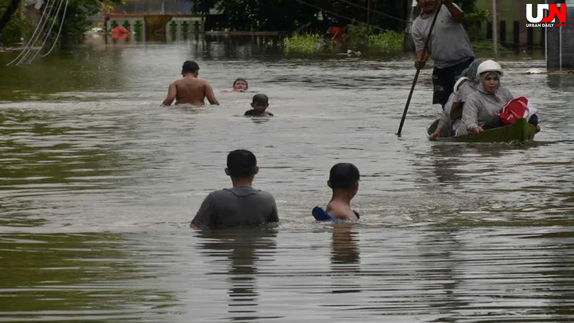 Banjir Makassar: Warga Bantaran Sungai Diminta Siap Evakuasi