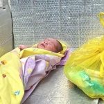 Bayi Laki-Laki Ditemukan di Depan Rumah Warga Surabaya